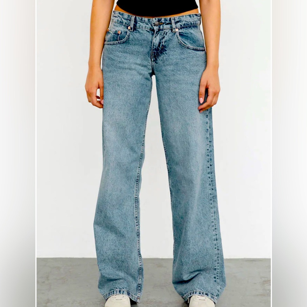 Motel Rocks Denim Wide Leg Jeans 
Size: 26
Length: 32”